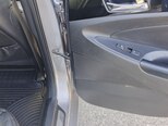 Hyundai Sonata-12