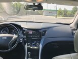 Hyundai Sonata-14
