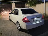 Nissan Tiida-3