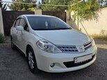 Nissan Tiida-5