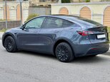 Tesla Model Y-5