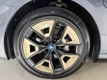 BMW i5-12