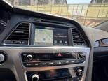 Hyundai Sonata-12