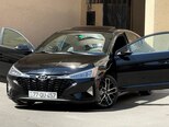 Hyundai Elantra-13