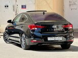 Hyundai Elantra-11
