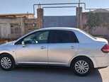 Nissan Tiida-12