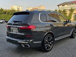 BMW X7-6