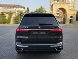 BMW X7-9