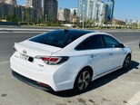 Hyundai Sonata-5
