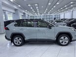 Toyota RAV4-4
