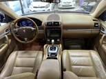 Porsche Cayenne-11