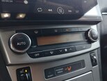 Toyota Avensis-11