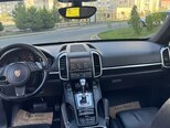 Porsche Cayenne-12