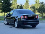Volkswagen Jetta-8