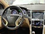 Hyundai Sonata-9
