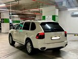 Porsche Cayenne-5