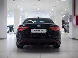 Alfa Romeo Giulia-8