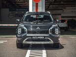 Mitsubishi Outlander-2