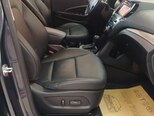 Hyundai Grand Santa Fe-11