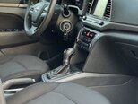 Hyundai Elantra-17