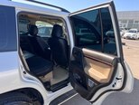 Toyota Land Cruiser-11