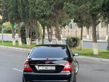 Mercedes E 280-17