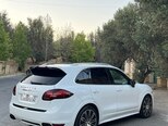 Porsche Cayenne-2