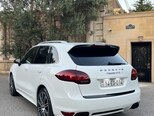Porsche Cayenne-4