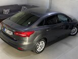 Ford Focus-13