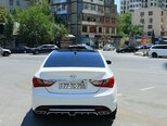 Hyundai Sonata-12