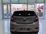 Hyundai Accent-21