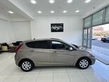 Hyundai Accent-24