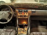 Mercedes E 240-13