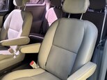 Kia Carnival-9