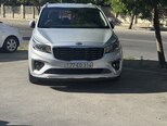Kia Carnival-1