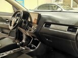 Mitsubishi Outlander-15