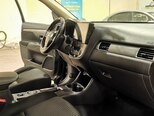Mitsubishi Outlander-16
