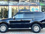 Mitsubishi Pajero-12
