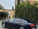 Audi A8-8