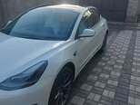 Tesla Model 3-4