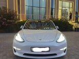 Tesla Model 3-1