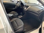 Hyundai Accent-10