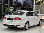 Volkswagen Jetta-8