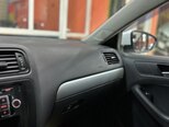 Volkswagen Jetta-24