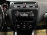 Volkswagen Jetta-25