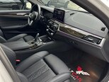 BMW 530e-11