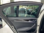 BMW 530e-16