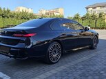 BMW i7-7