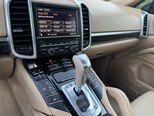 Porsche Cayenne-13