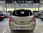 Nissan Tiida-5